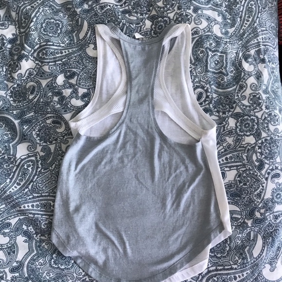 Youth Small UnderArmour tanks top - Picture 3 of 3